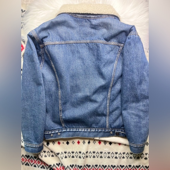 Levi’s Vintage Fit Sherpa Denim Trucker Jacket Men’s Size Small - Picture 6 of 7